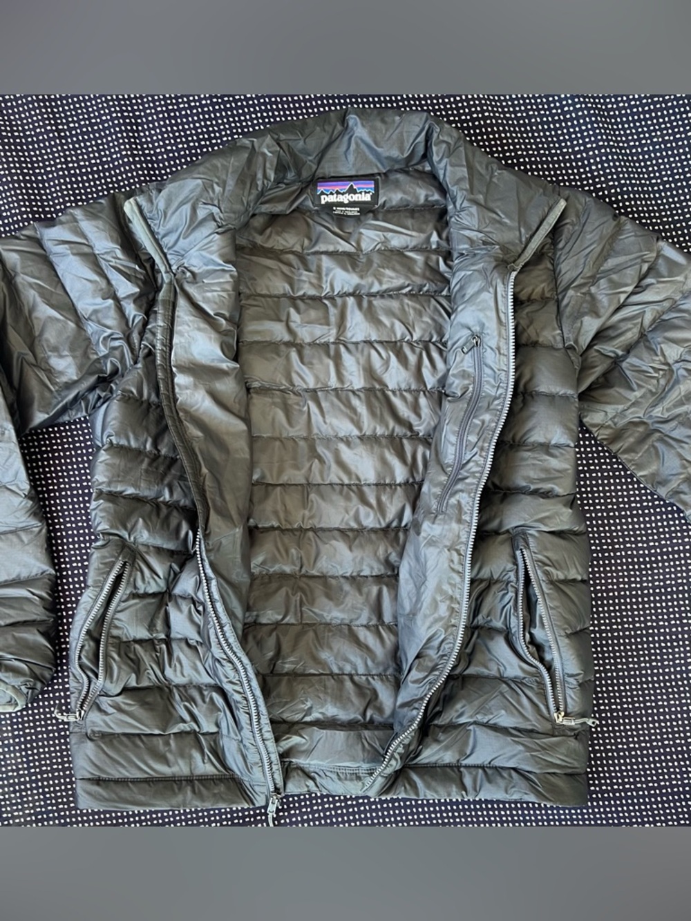 Patagonia Men's Down Sweater Jacket - Picture 4 of 12
